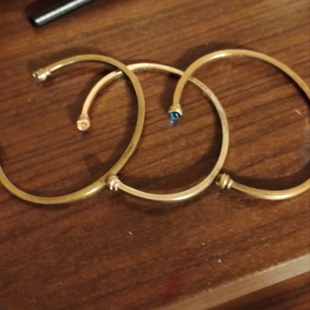 Kendra Scott Elegant Gold Bangle Set with Gem Accents